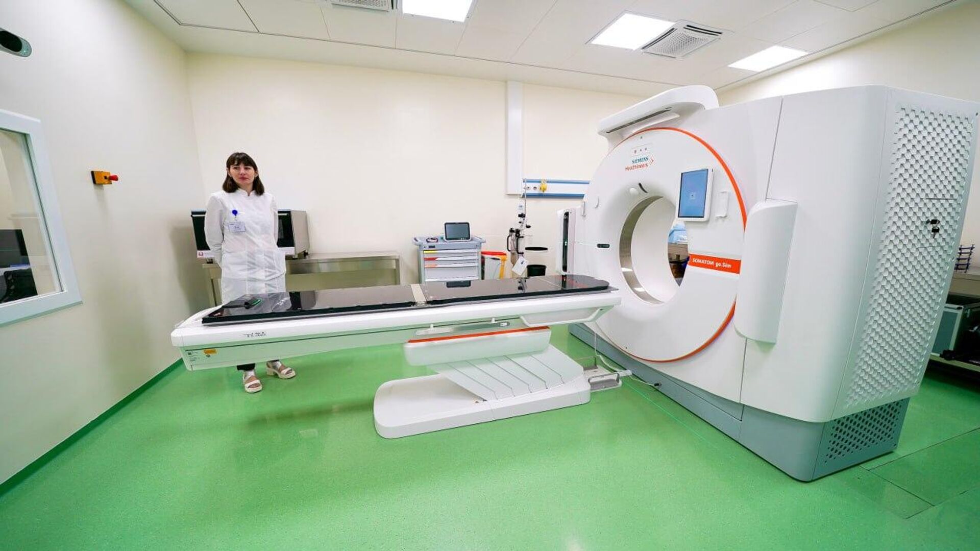 Премьер Казахстана Олжас Бектенов ознакомился с деятельностью Национального научного онкологического центра в Астане Премьер Казахстана Олжас Бектенов ознакомился с деятельностью Национального научного онкологического центра в Астане - Sputnik Казахстан, 1920, 17.11.2025