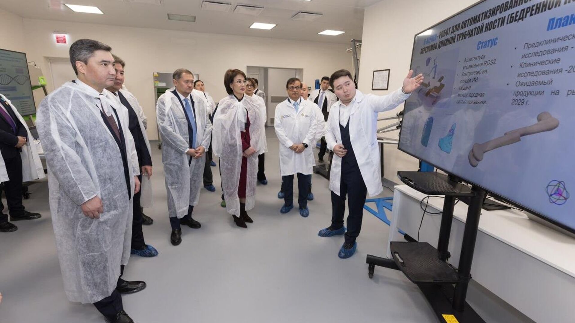 Олжас Бектенов Астанадағы ұлттық ғылыми онкология орталығының жаңа корпусымен танысты Олжас Бектенов Астанадағы ұлттық ғылыми онкология орталығының жаңа корпусымен танысты - Sputnik Қазақстан, 1920, 17.11.2025