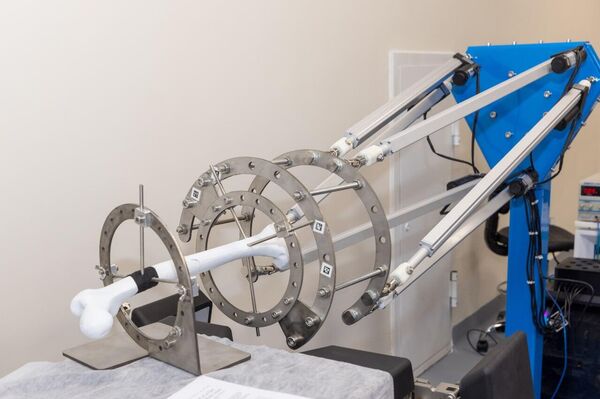 Олжас Бектенов Астанадағы ұлттық ғылыми онкология орталығының жаңа корпусымен танысты Олжас Бектенов Астанадағы ұлттық ғылыми онкология орталығының жаңа корпусымен танысты - Sputnik Қазақстан