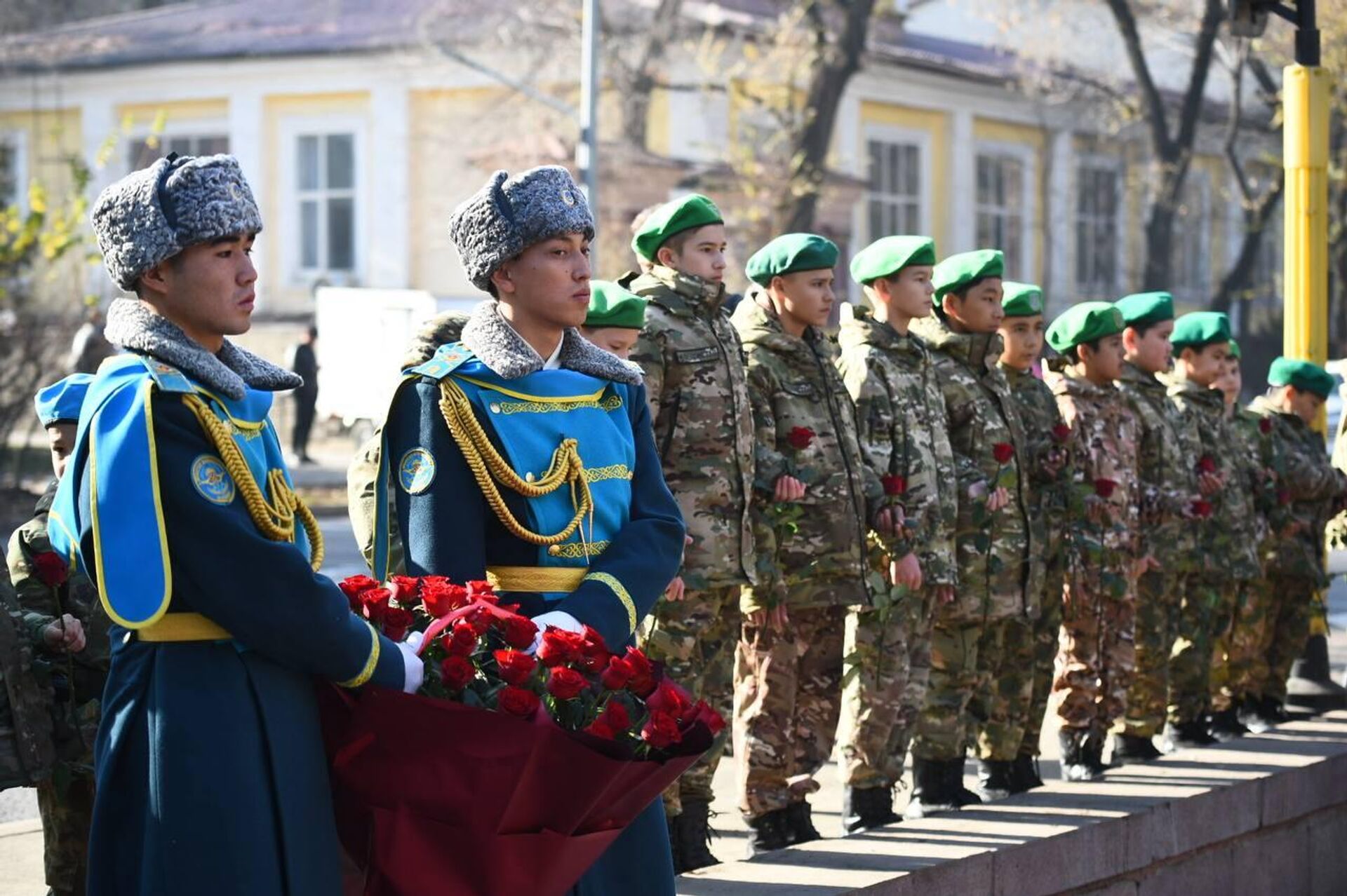 В Алматы почтили память героев-панфиловцев - Sputnik Казахстан, 1920, 18.11.2025