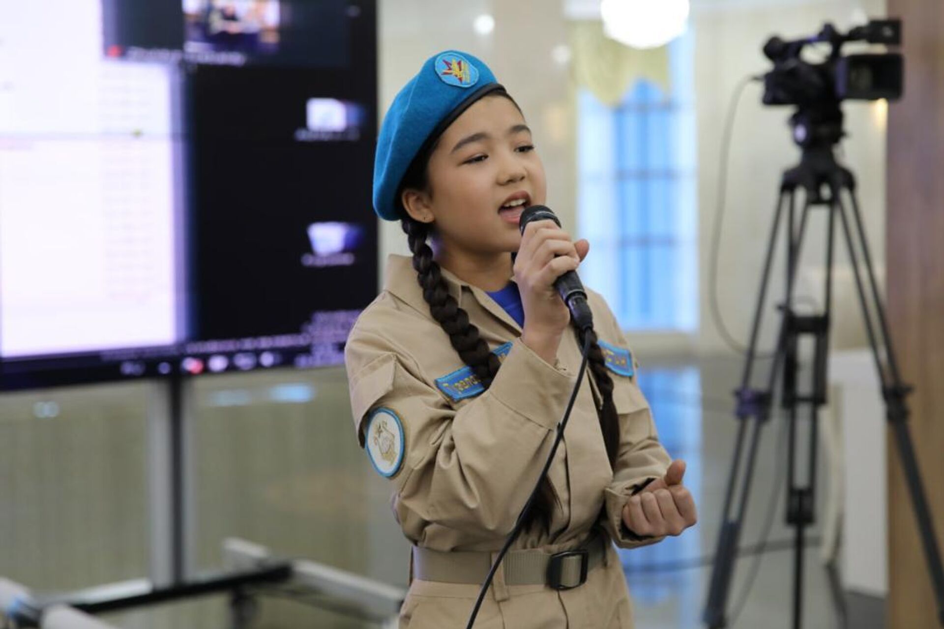 Солистка творческой студии Жас сарбаз Жасмина Тузелова - Sputnik Казахстан, 1920, 19.11.2025