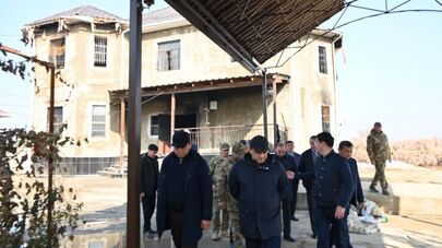 Аким Туркестанской области Нуралхан Кушеров в оперативном порядке посетил Жетысайский район и выразил соболезнования близким людей, погибших в результате пожара