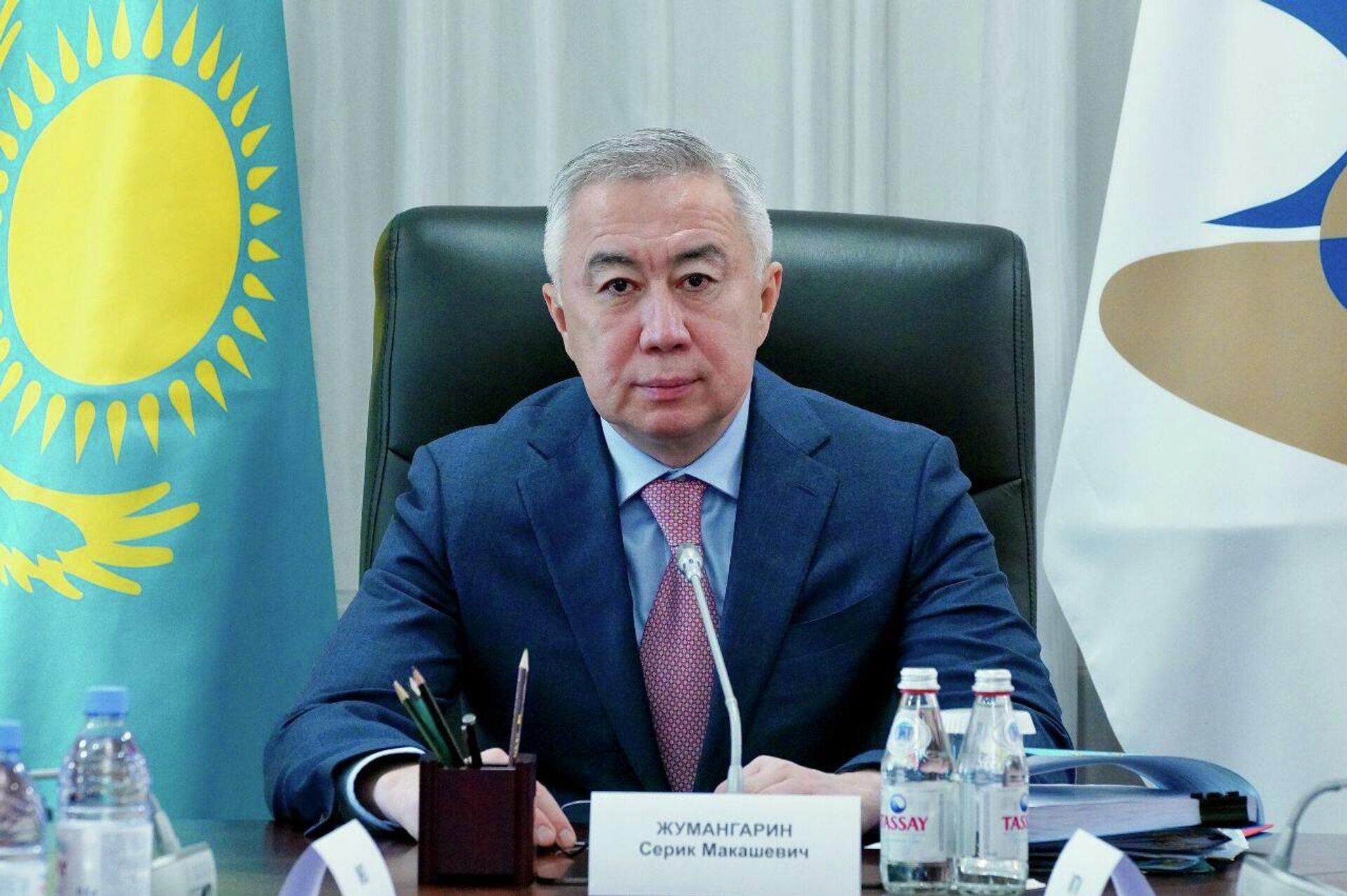 Вице-премьер Казахстана Серик Жумангарин на заседании Совета ЕЭК Вице-премьер Казахстана Серик Жумангарин на заседании Совета ЕЭК - Sputnik Қазақстан, 1920, 20.11.2025