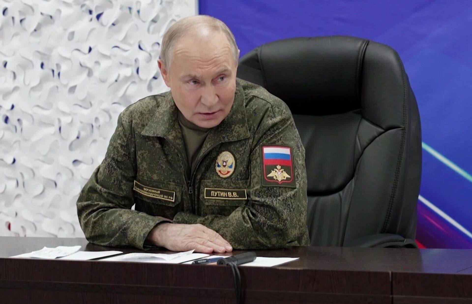 Президент Владимир Путин посетил командный пункт группировки Запад - Sputnik Казахстан, 1920, 21.11.2025