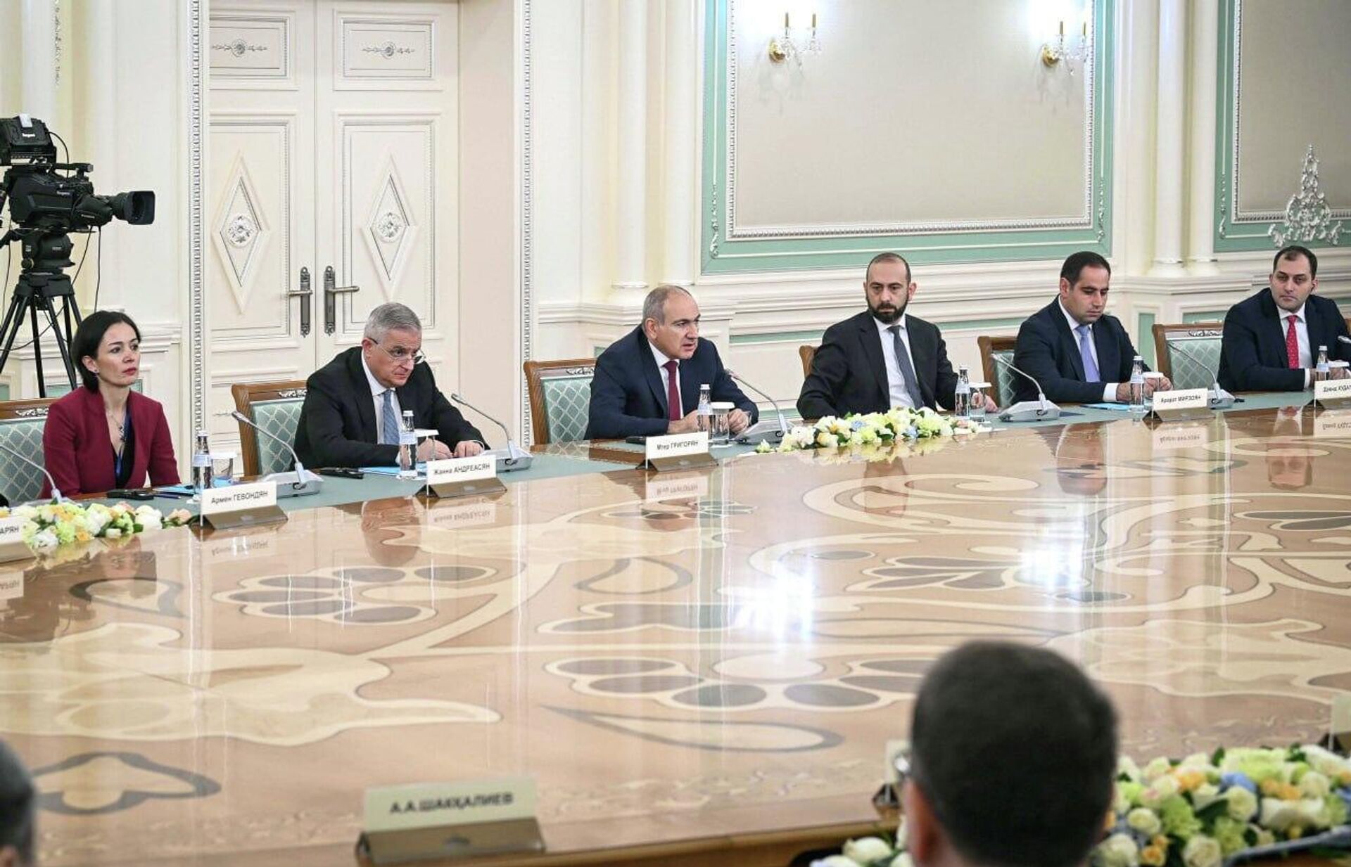 Переговоры между Казахстаном и Арменией в в расширенном формате - Sputnik Казахстан, 1920, 21.11.2025