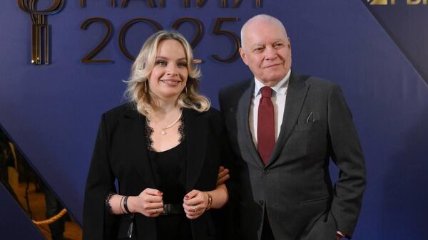 Генеральный директор МИА Россия сегодня Дмитрий Киселев и руководитель Радио Sputnik Маргарита Некрасова на премии Радиомания - Sputnik Казахстан