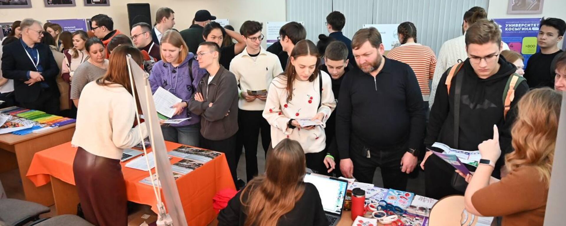 Выставка университетов Учись в России проходит в Русском доме в Астане - Sputnik Казахстан, 1920, 22.11.2025