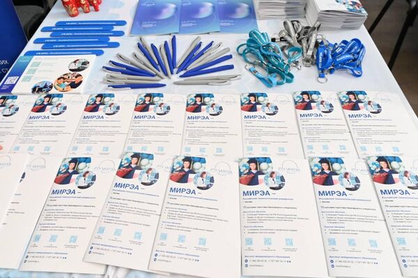 Выставка университетов Учись в России проходит в Русском доме в Астане Выставка университетов Учись в России проходит в Русском доме в Астане - Sputnik Казахстан