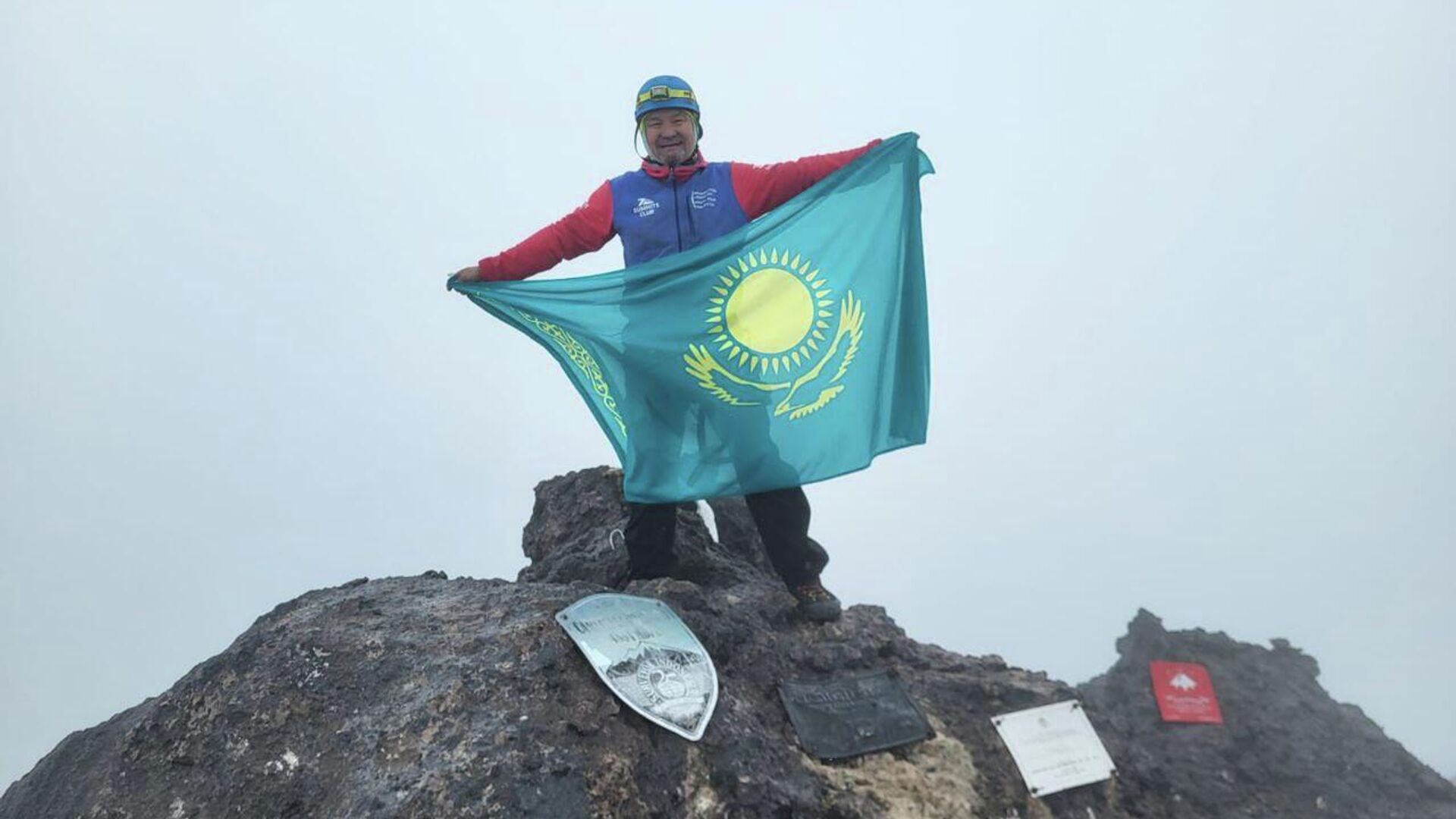 Ғалымжан Құспанов - әлемдегі ең биік жеті жанартауды бағындырған алғашқы қазақстандық альпинист Ғалымжан Құспанов - әлемдегі ең биік жеті жанартауды бағындырған алғашқы қазақстандық альпинист - Sputnik Қазақстан, 1920, 22.11.2025