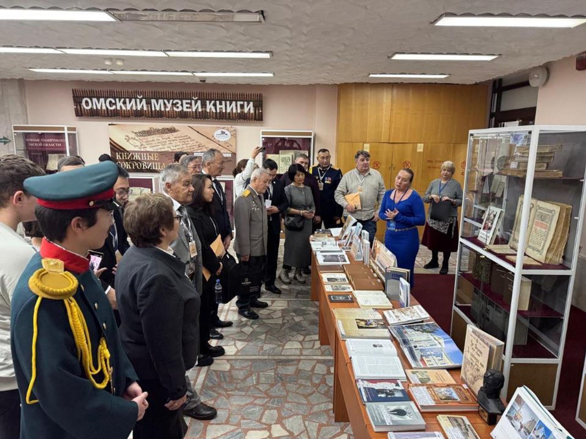 Казахстанская делегация посетила Омск для участия в международной научно-практической конференции Валихановские чтения, приуроченной к 190-летию Шокана Валиханова - Sputnik Казахстан, 1920, 24.11.2025