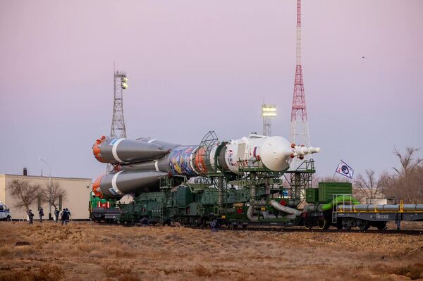 Вывоз ракеты с пилотируемым кораблем Союз МС-28 на стартовый комплекс космодрома Байконур
Вывоз ракеты с пилотируемым кораблем Союз МС-28 на стартовый комплекс космодрома Байконур
- Sputnik Казахстан