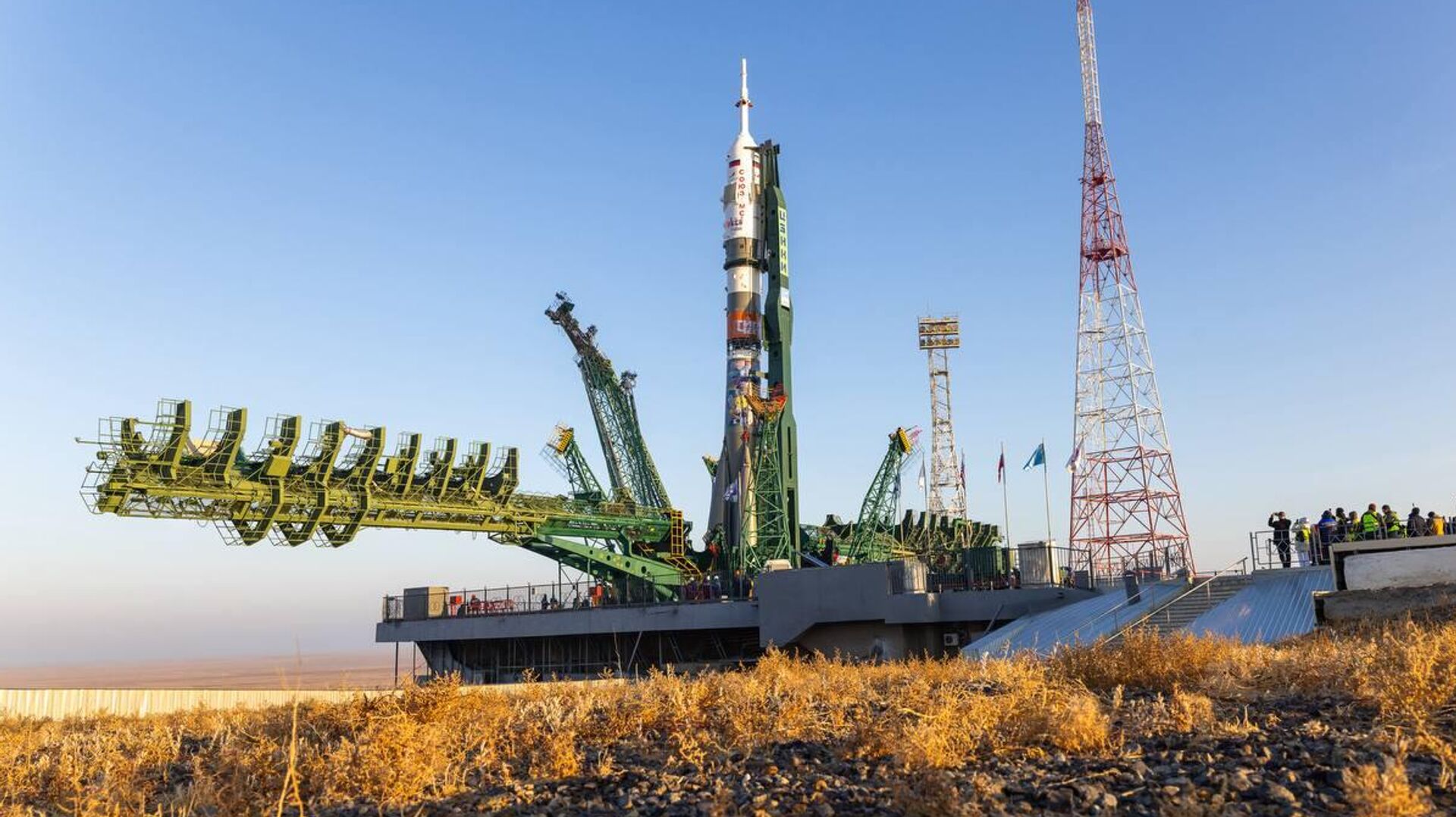 Вывоз ракеты с пилотируемым кораблем Союз МС-28 на стартовый комплекс космодрома Байконур
 - Sputnik Казахстан, 1920, 08.04.2026