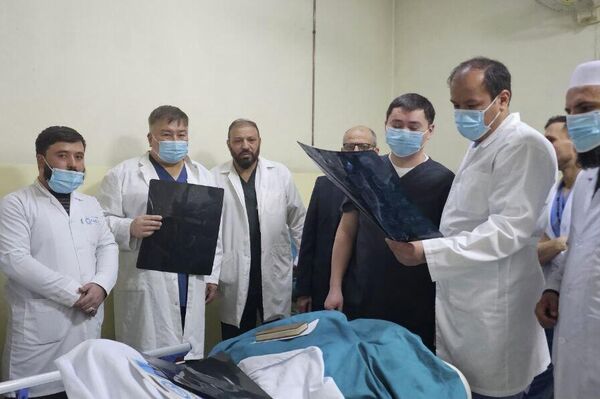 Қазақ дәрігерлері Ауғанстанға гуманитарлық көмек көрсетуге барды - Sputnik Қазақстан