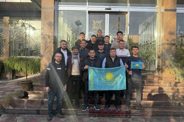 Қазақ дәрігерлері Ауғанстанға гуманитарлық көмек көрсетуге барды - Sputnik Қазақстан