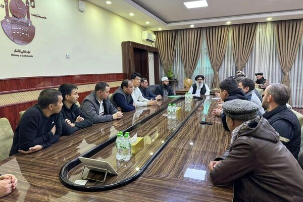 Қазақ дәрігерлері Ауғанстанға гуманитарлық көмек көрсетуге барды - Sputnik Қазақстан