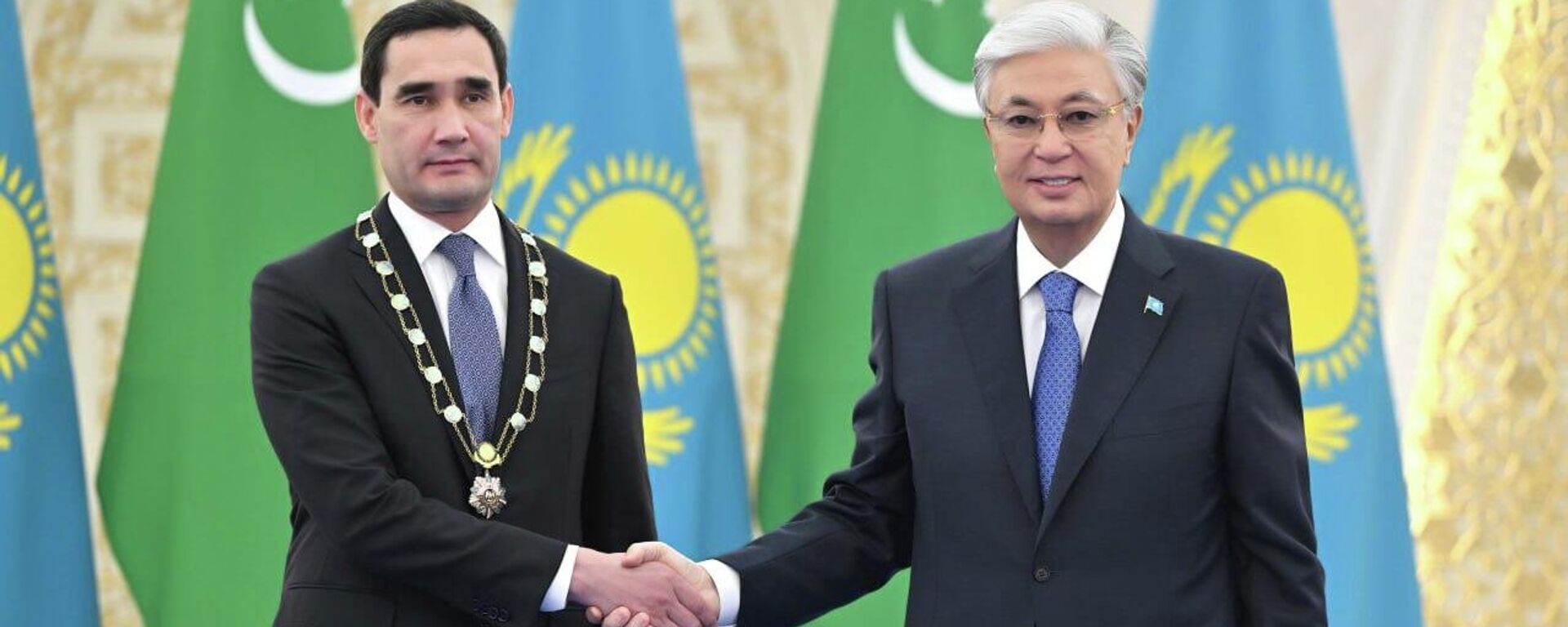 Токаев наградил Бердымухамедова орденом Алтын Кыран - Sputnik Казахстан, 1920, 25.11.2025