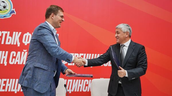 Шахтёр футбол клубы ресми түрде жеке меншік компания сатып алды - Sputnik Қазақстан