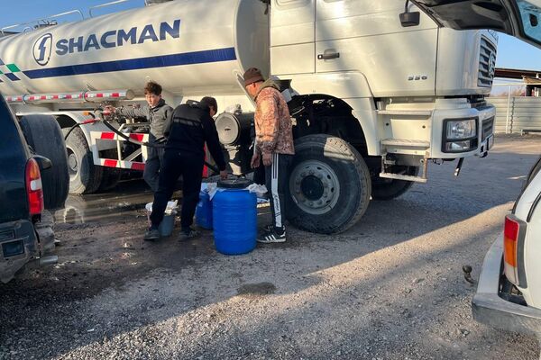 Алматы облысында 6 мыңнан астам тұрғын айға жуық ауыз сусыз отыр Алматы облысында 6 мыңнан астам тұрғын айға жуық ауыз сусыз отыр - Sputnik Қазақстан