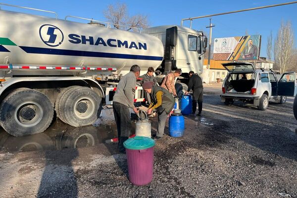 Алматы облысында 6 мыңнан астам тұрғын айға жуық ауыз сусыз отыр Алматы облысында 6 мыңнан астам тұрғын айға жуық ауыз сусыз отыр - Sputnik Қазақстан