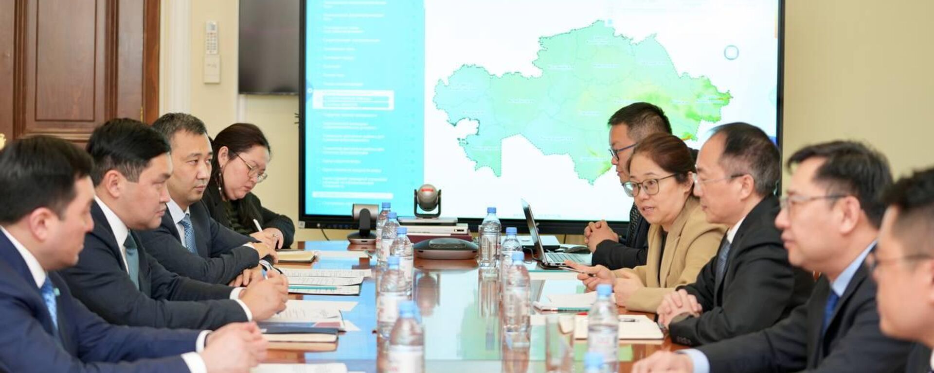 Минэнерго Казахстана и PowerChina создают исследовательский центр энергетического перехода - Sputnik Казахстан, 1920, 26.11.2025