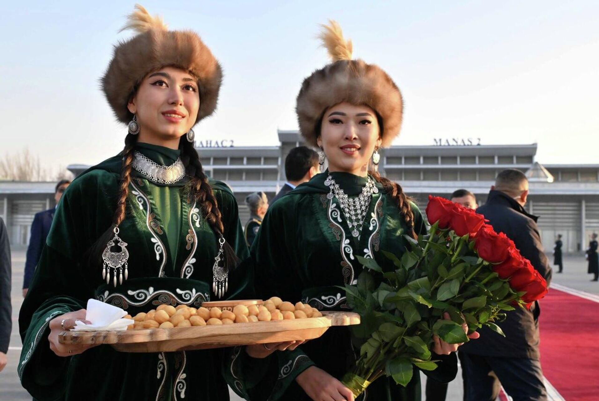 Касым-Жомарт Токаев прибыл в Бишкек - Sputnik Қазақстан, 1920, 26.11.2025