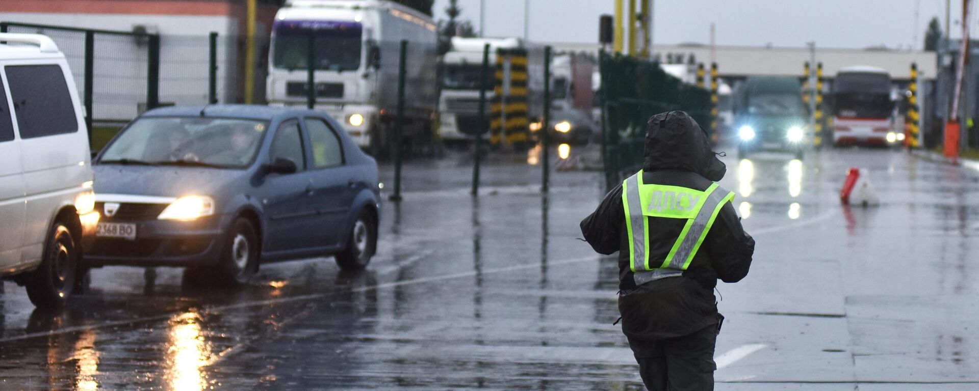 Международный пункт пропуска Краковец - Корчева на границе Украины и Польши, архивное фото - Sputnik Казахстан, 1920, 26.11.2025