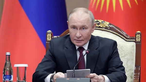 Путин проводит пресс-конференцию по итогам визита в Кыргызстан  - трансляция - Sputnik Казахстан