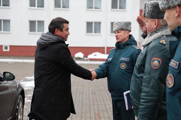 Глава МЧС Казахстана Чингис Аринов посетил ключевые подразделения МЧС Республики Беларусь - Sputnik Казахстан