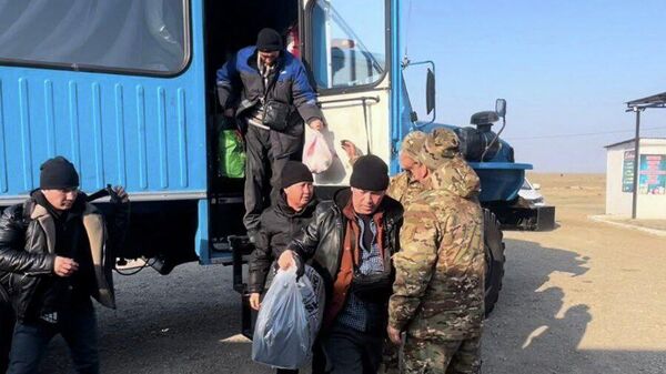 Спасатели МЧС эвакуировали 34 человека - Sputnik Қазақстан