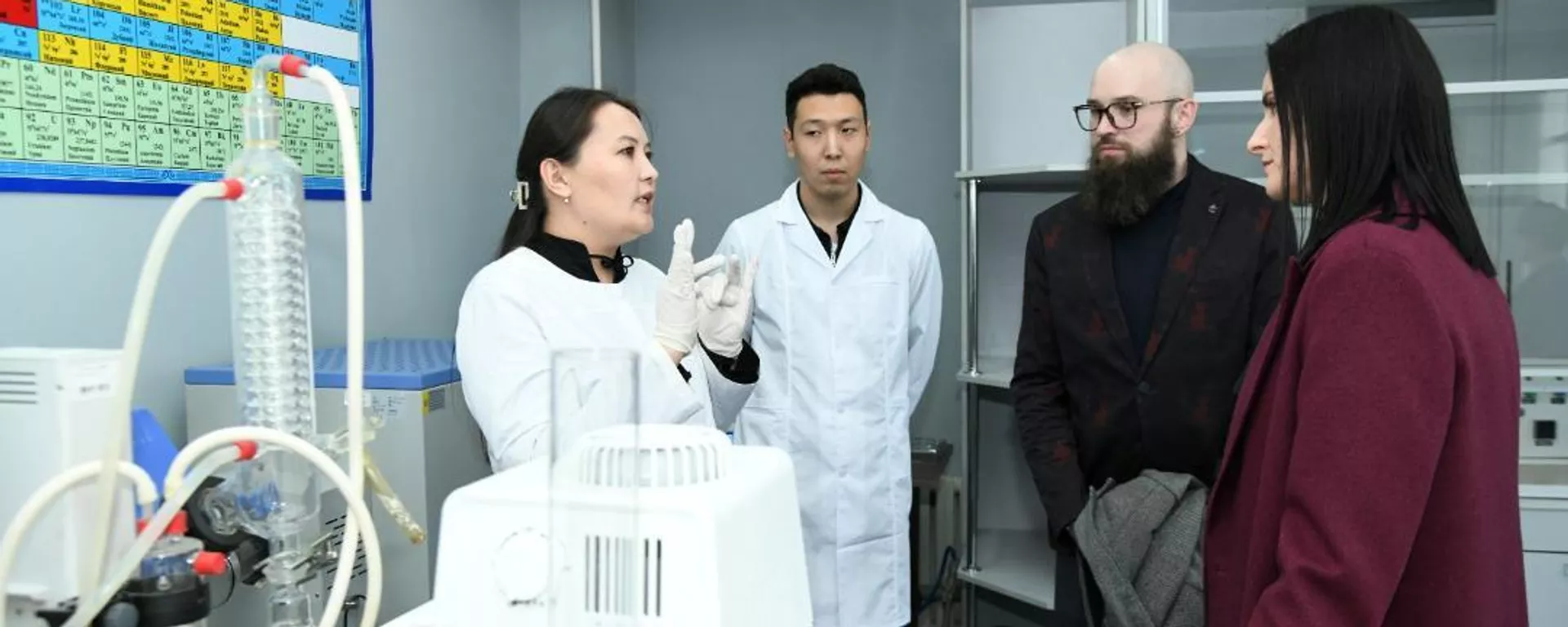 В Алматы прошла встреча представителей Миннауки и высшего образования, коллектива КазНПУ и представителей российского образовательного центра Сириус - Sputnik Казахстан, 1920, 02.12.2025