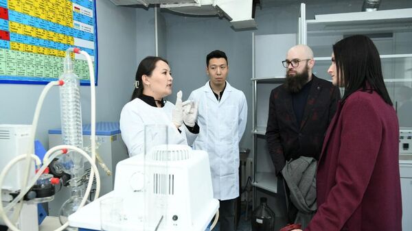 В Алматы прошла встреча представителей Миннауки и высшего образования, коллектива КазНПУ и представителей российского образовательного центра Сириус - Sputnik Казахстан