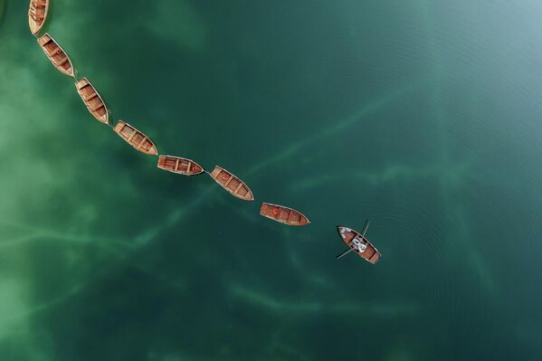 Снимок фотографа Дженнифер Грюнауэр, попавший в финал номинации в категории "Вид сверху". Снимок фотографа Дженнифер Грюнауэр, попавший в финал номинации в категории "Вид сверху". - Sputnik Казахстан