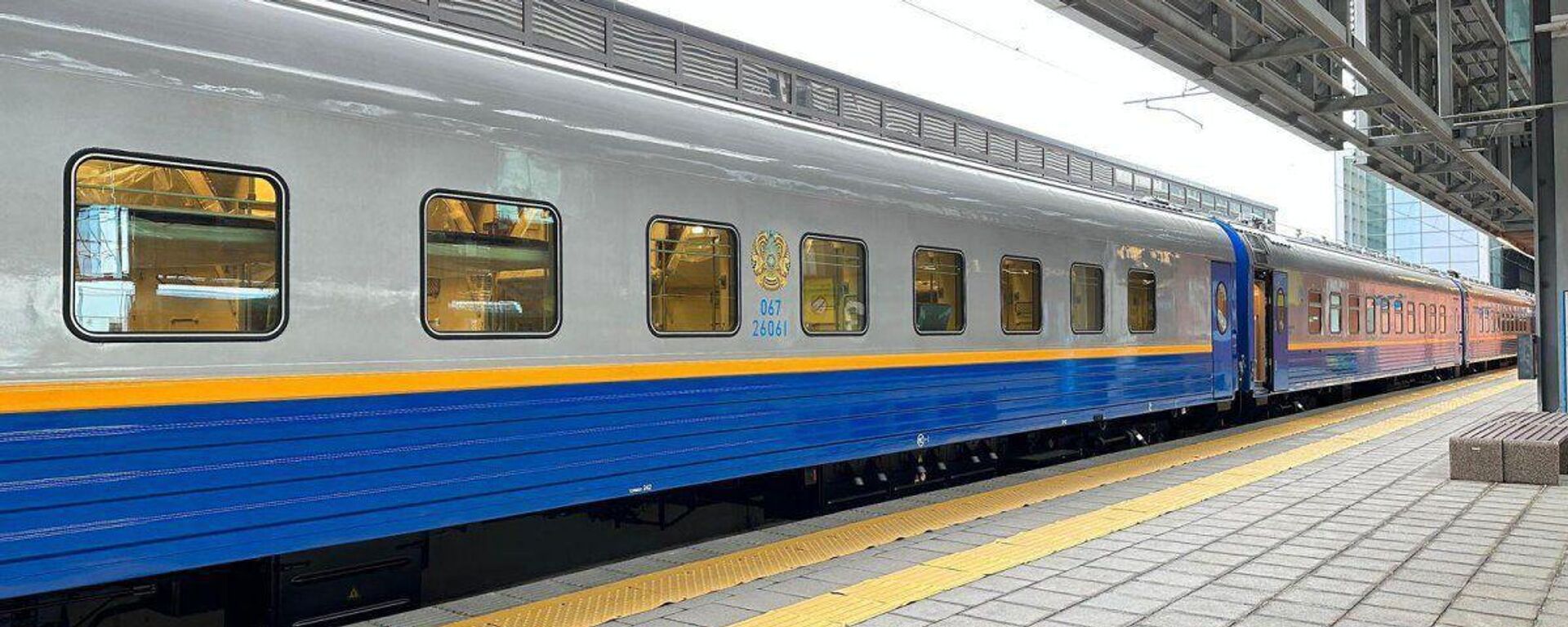 Пассажирский поезд  - Sputnik Казахстан, 1920, 03.12.2025