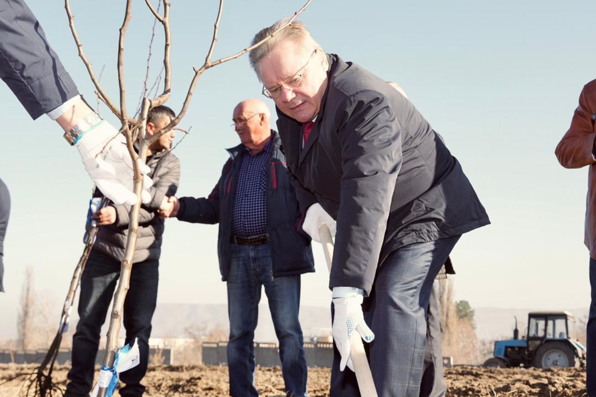 Казахстан и Россия реализуют совместный проект по развитию интенсивного садоводства - Sputnik Казахстан, 1920, 03.12.2025