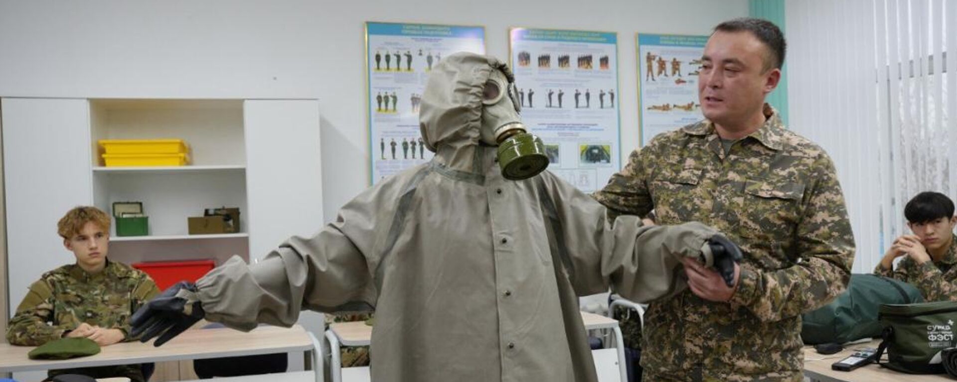 Уроки НВП в школах Казахстана - Sputnik Казахстан, 1920, 04.12.2025