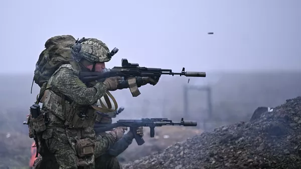 Отработка боевого слаживания военнослужащими 114-й отдельной гвардейской мотострелковой бригады группировки Центр - Sputnik Казахстан