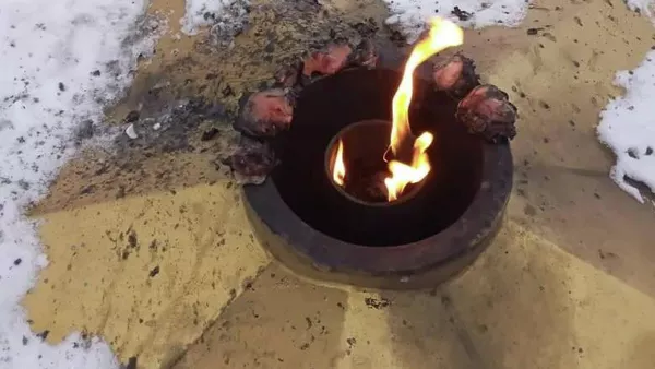 Курицу жарили на Вечном огне в Риддере - Sputnik Казахстан