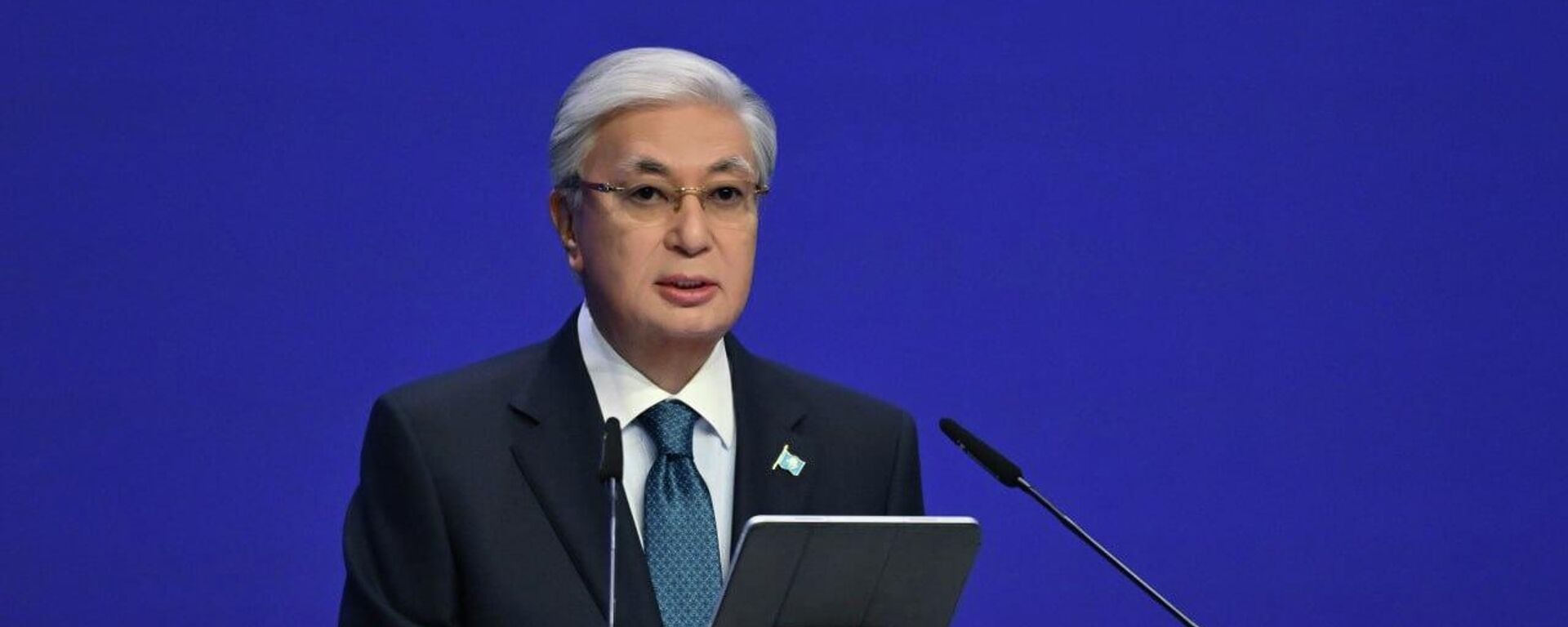 Касым-Жомарт Токаев выступил на церемонии награждения лауреатов премий Алтын сапа и Парыз и победителей республиканского конкурса Лучший товар Казахстана - Sputnik Қазақстан, 1920, 05.12.2025