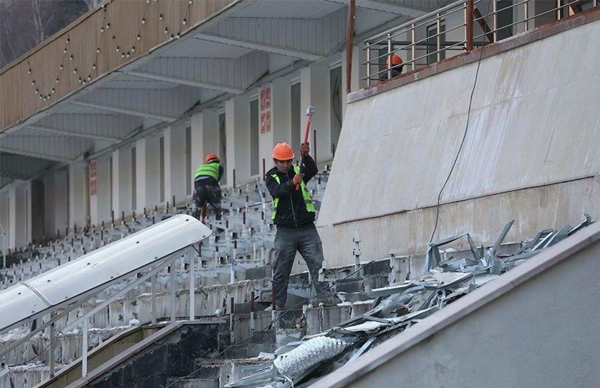 Аким Алматы Дархан Сатыбалды ознакомился с реконструкцией катка Медео - Sputnik Казахстан, 1920, 06.12.2025