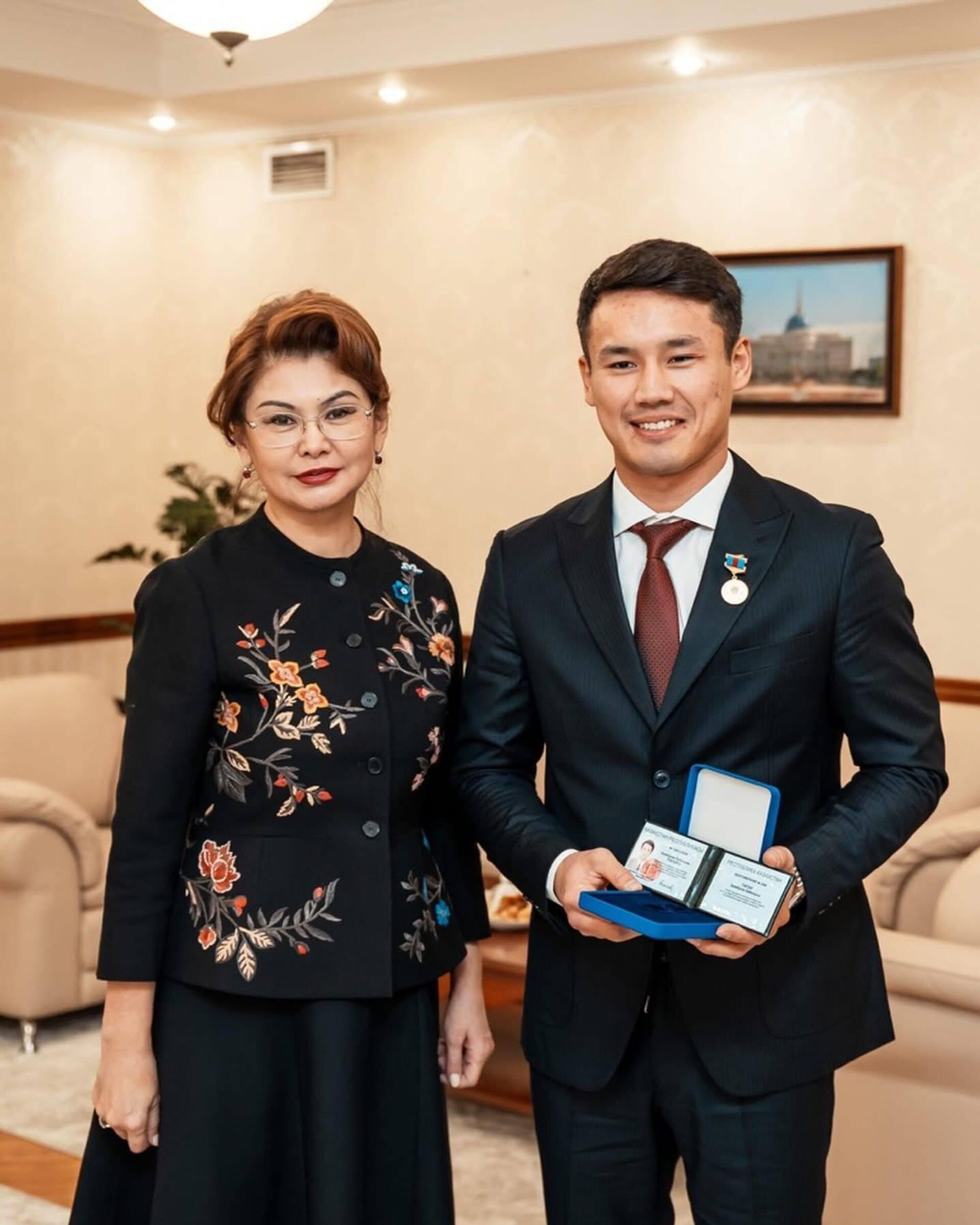 Аида Балаева и актер Еркебулан Токтар - Sputnik Казахстан, 1920, 08.12.2025