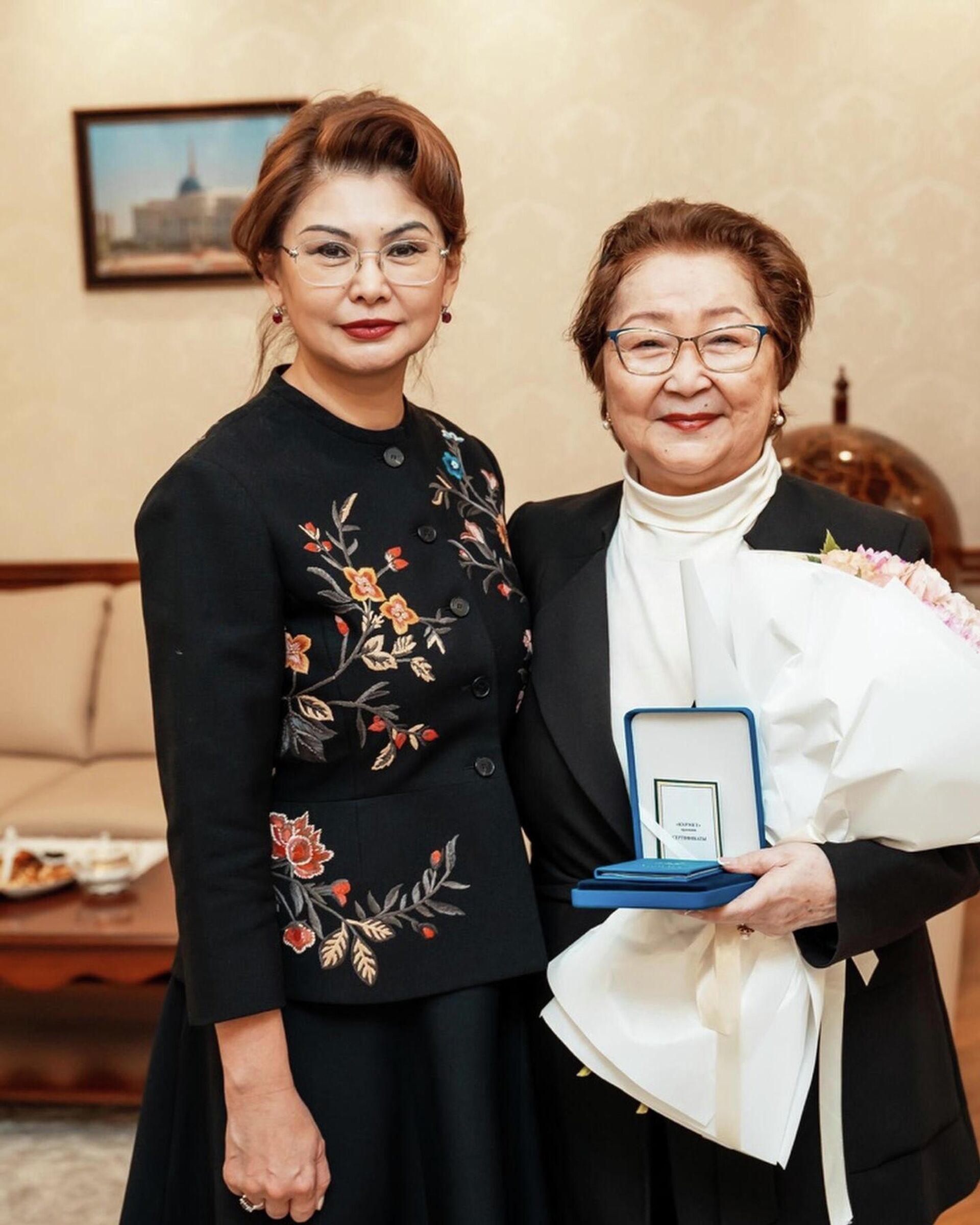 Аида Балаева и Карлыгаш Калилаханова - Sputnik Казахстан, 1920, 08.12.2025