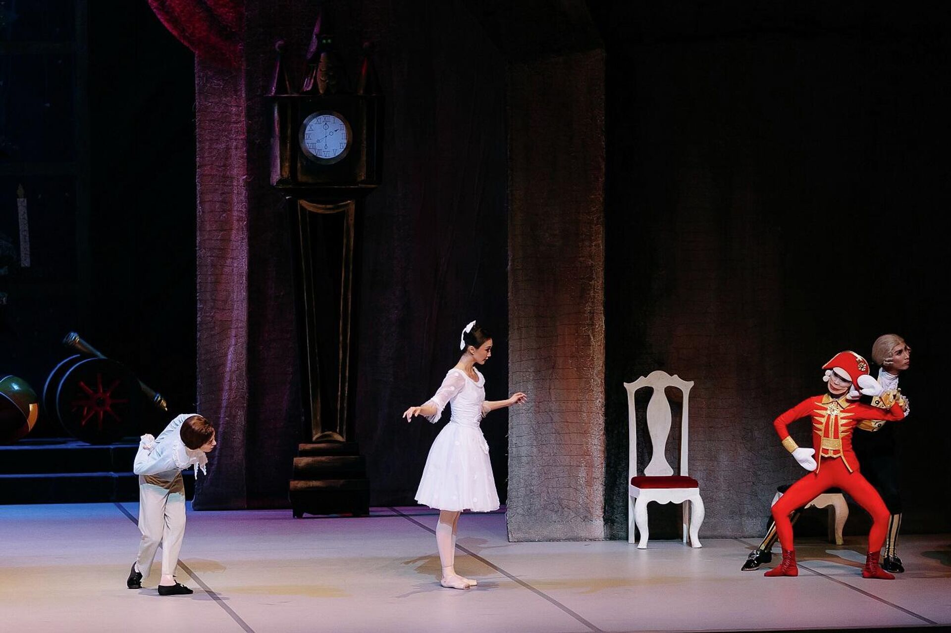 Спектакль Щелкунчик на сцене Астана Опера Спектакль Щелкунчик на сцене Астана Опера - Sputnik Казахстан, 1920, 10.12.2025