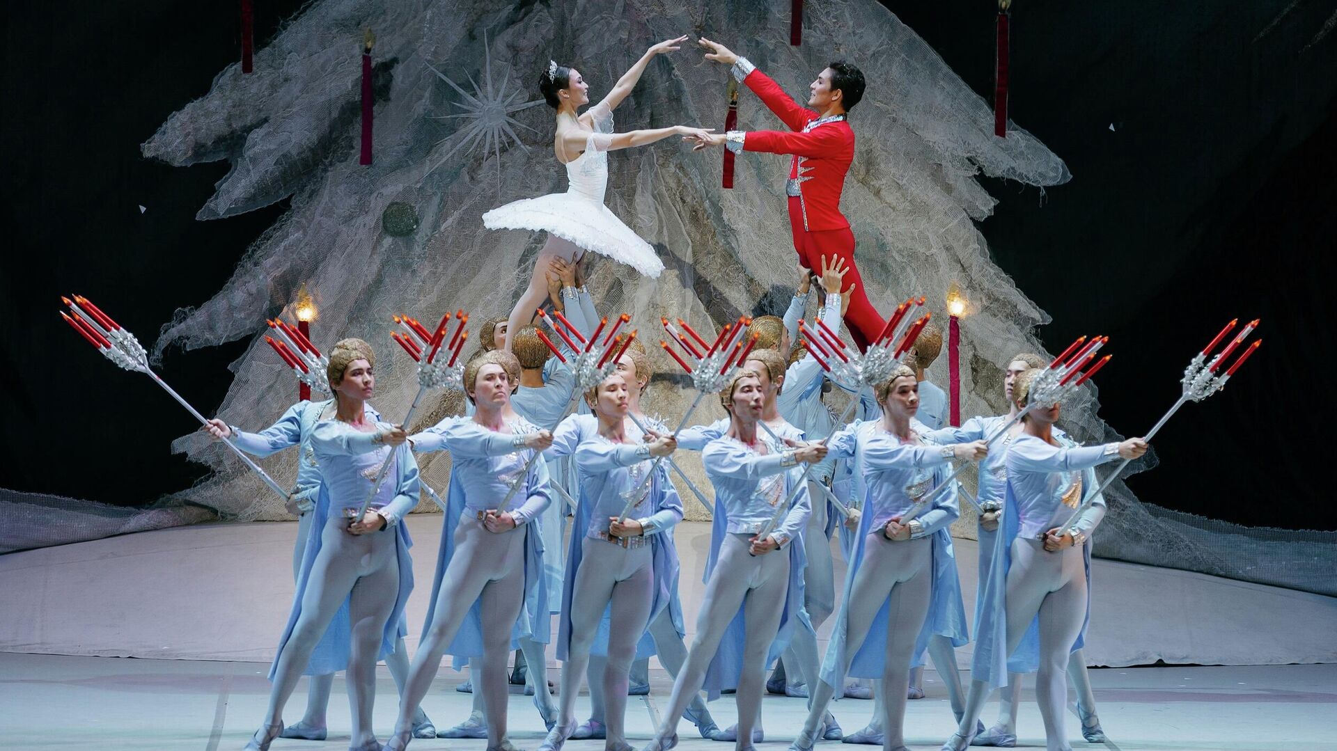 Спектакль Щелкунчик на сцене Астана Опера Спектакль Щелкунчик на сцене Астана Опера - Sputnik Казахстан, 1920, 10.12.2025