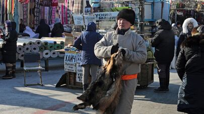 Торговля на рынке Наран Туул в Улан-Баторе