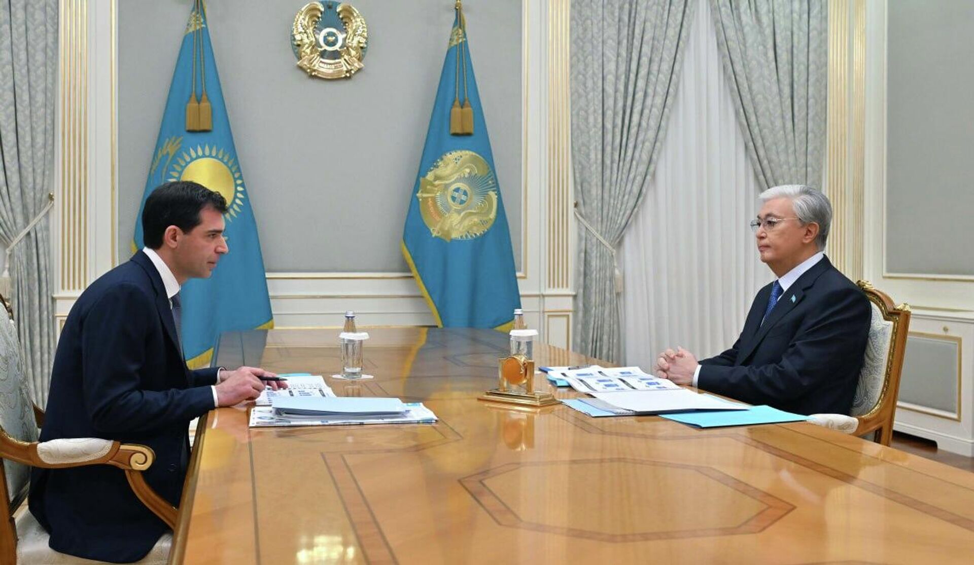 Председатель совета директоров Qarmet Андрей Лаврентьев и президент Казахстана Касым-Жомарт Токаев - Sputnik Казахстан, 1920, 10.12.2025