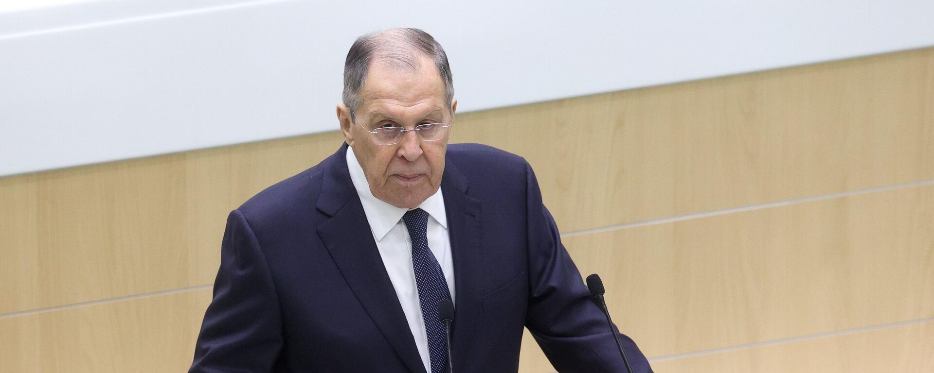 Министр иностранных дел РФ Сергей Лавров выступает во время Правительственного часа в Совете Федерации РФ - Sputnik Қазақстан, 1920, 20.01.2026