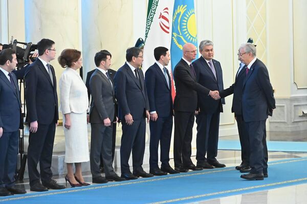 Официальный визит президента Ирана Масуда Пезешкиана в Астану - Sputnik Казахстан