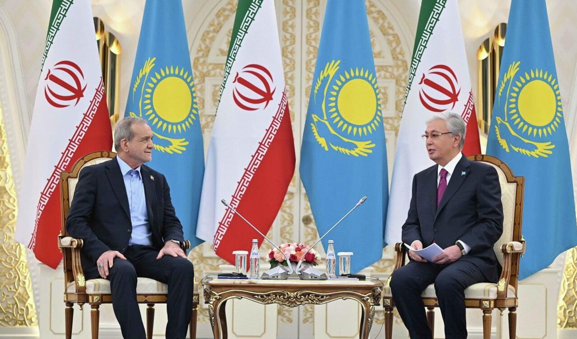 Масуд Пезешкиан и Касым-Жомарт Токаев провели переговоры в Акорде - Sputnik Казахстан, 1920, 11.12.2025