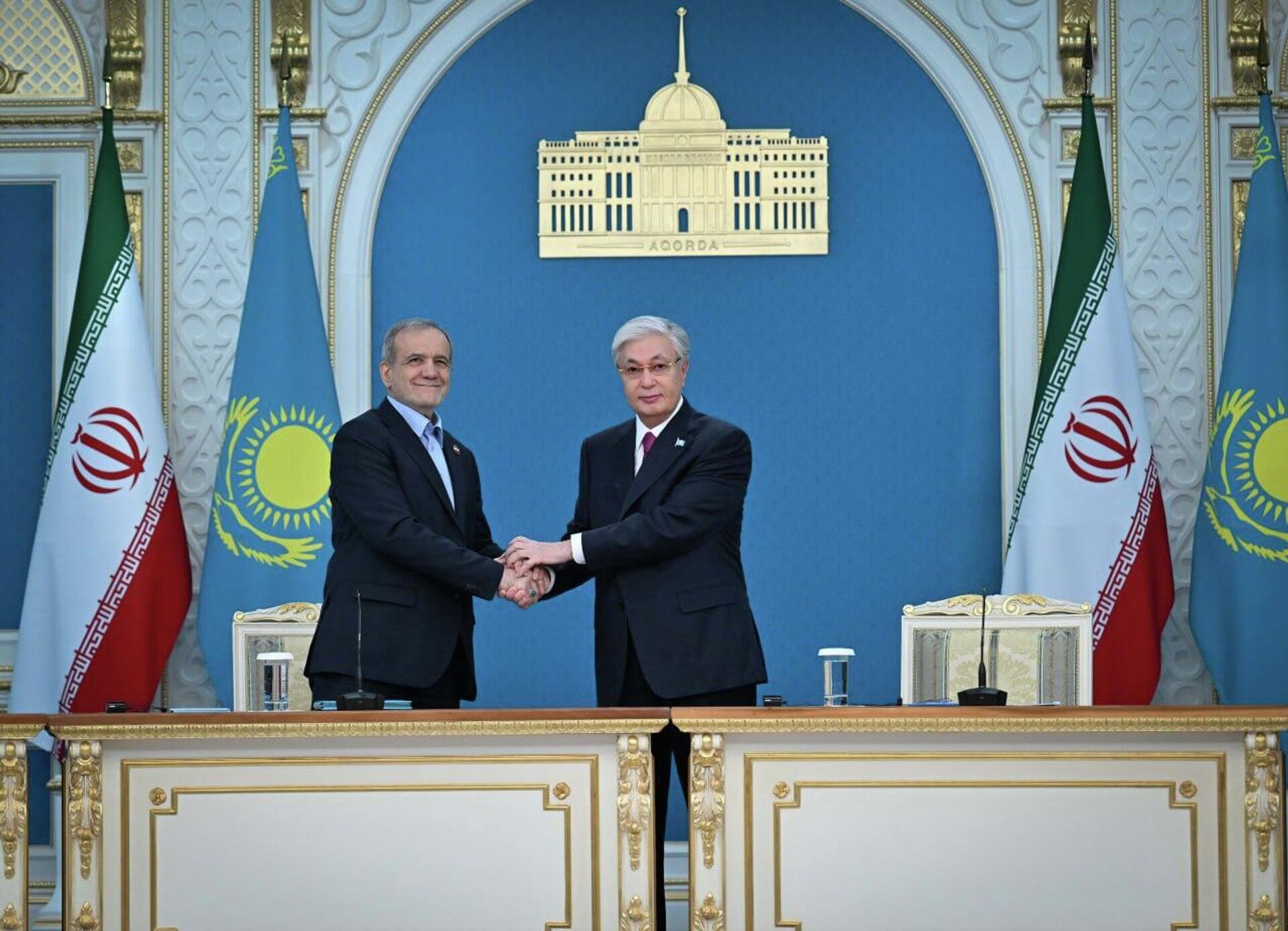 Масуд Пезешкиан и Касым-Жомарт Токаев приняли Совместное заявление - Sputnik Казахстан, 1920, 11.12.2025