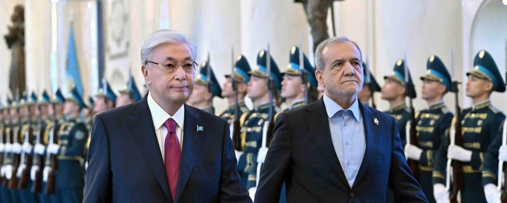 Касым-Жомарт Токаев и Масуд Пезешкиан в Акорде - Sputnik Казахстан, 1920, 11.12.2025